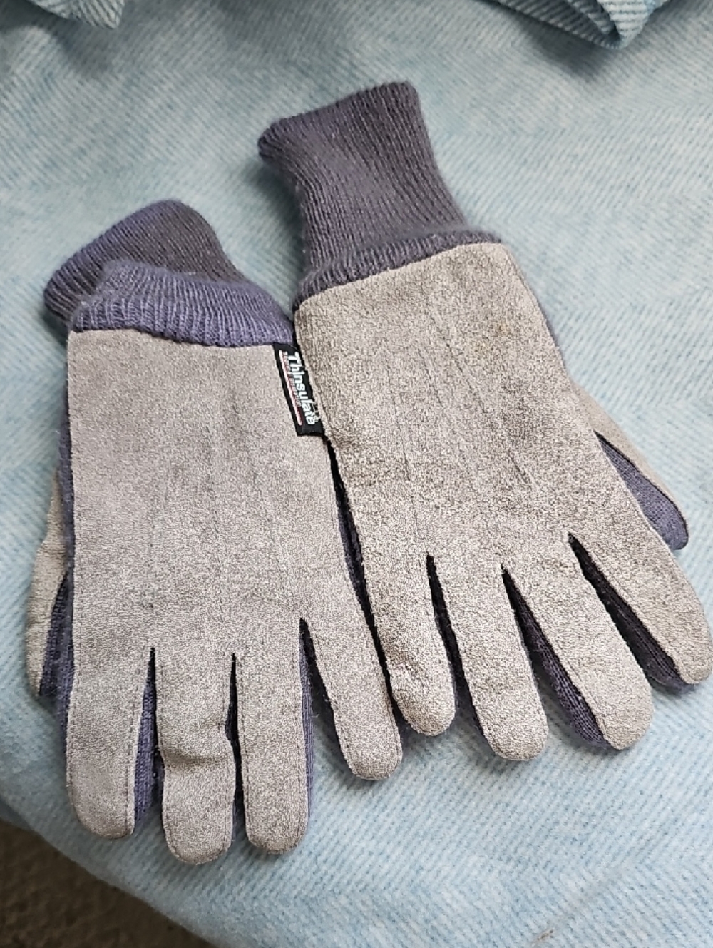 3M Thinsulate Gray and Blue Gloves